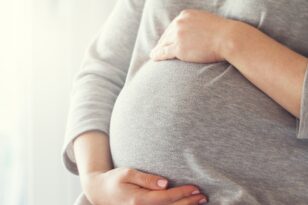 Νέα Μάκρη: Τραγωδία με 19χρονη έγκυο - Κατέληξε περιμένοντας επί ώρες ασθενοφόρο ΒΙΝΤΕΟ