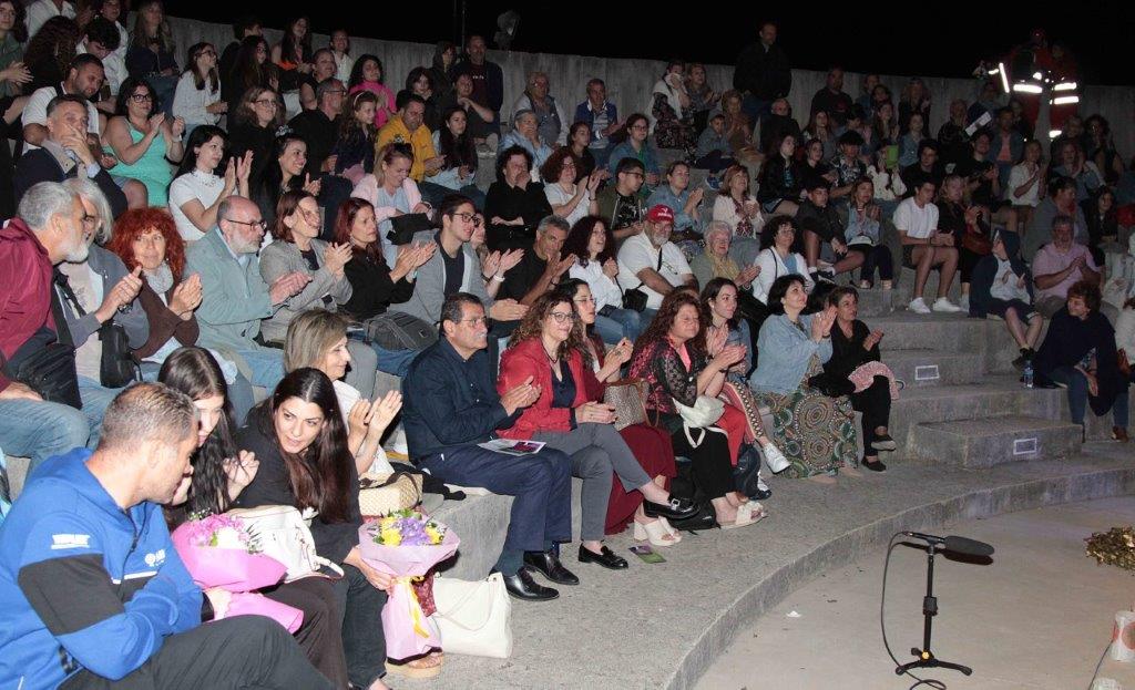 Φεστιβάλ Ερασιτεχνικού Θεάτρου: Κατάμεστο το Θεατράκι της Κρήνης και το αίθριο του Παλαιού Δημοτικού Νοσοκομείου - ΦΩΤΟ