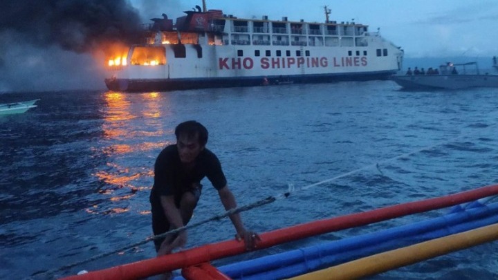 Πυρκαγιά σε πλοίο με 65 επιβαίνοντες στις Φιλιππίνες