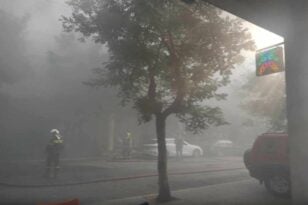 Συναγερμός στην Πυροσβεστική - Μεγάλη φωτιά σε εμπορικό στην Αθήνα, αποπνικτική η ατμόσφαιρα ΦΩΤΟ - ΒΙΝΤΕΟ