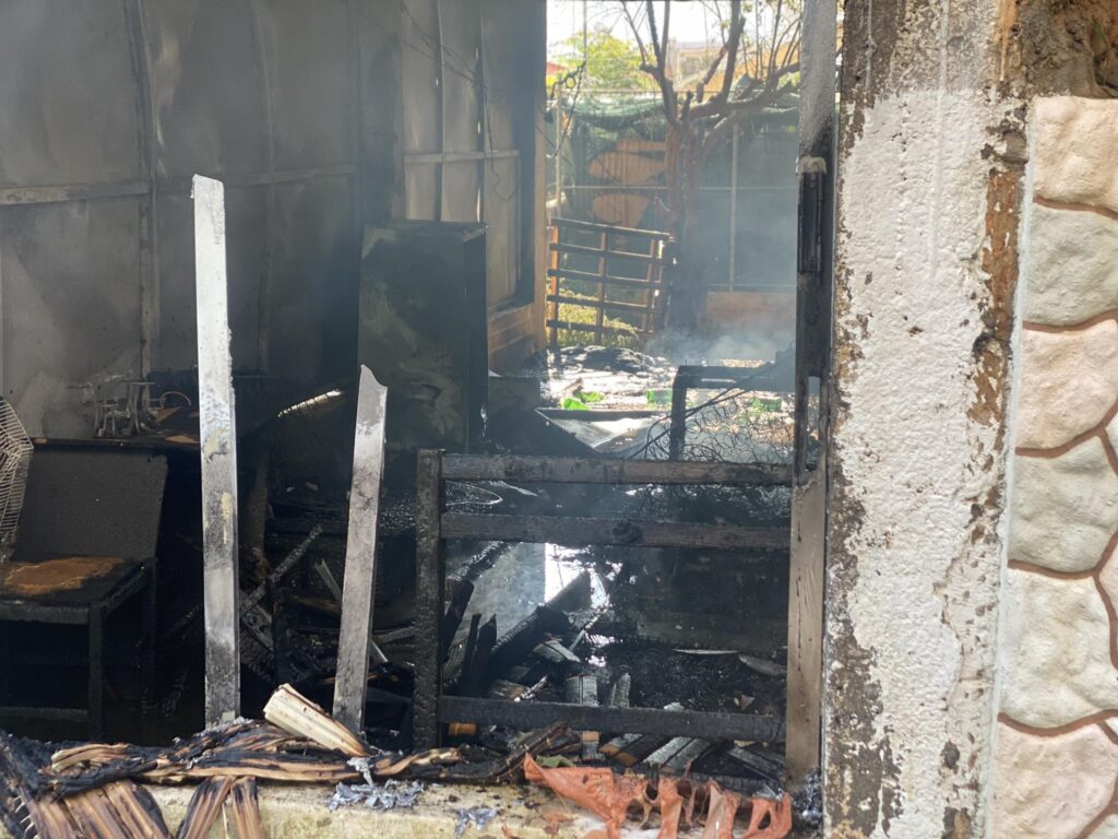 Αναστάτωση στην Καμαλάτα - Φωτιά το πρωί σε πυκνοκατοικημένη περιοχή