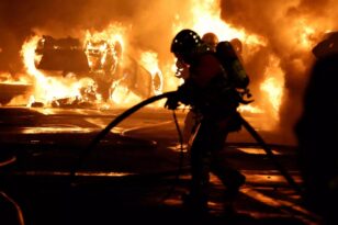Γαλλία: Νεκρός 24χρονος πυροσβέστης κατά τη διάρκεια των επεισοδίων - Προσπαθούσε να σβήσει φωτιά