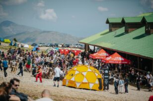 Σε 4 ημέρες ξεκινά το Helmos Mountain Festival! – Πώς θα φτάσεις ως τα Καλάβρυτα και πώς μέχρι το HMF