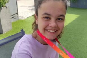 Χαλκιδική: Πώς 16χρονη έσωσε 10χρονο παιδί που δεν μπορούσε να αναπνεύσει - ΦΩΤΟ