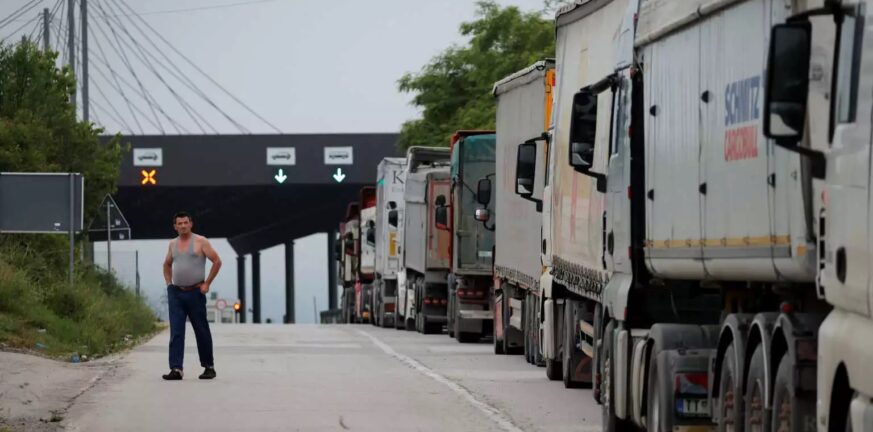 Κόσοβο: Εμπάργκο στα προϊόντα από την Σερβία – Ακινητοποιήθηκαν δεκάδες φορτηγά