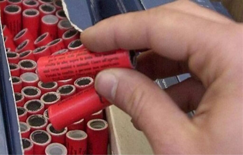 Πτολεμαΐδα : Έκρηξη κροτίδας σε 17χρονο , κινδυνεύει με ακρωτηριασμό