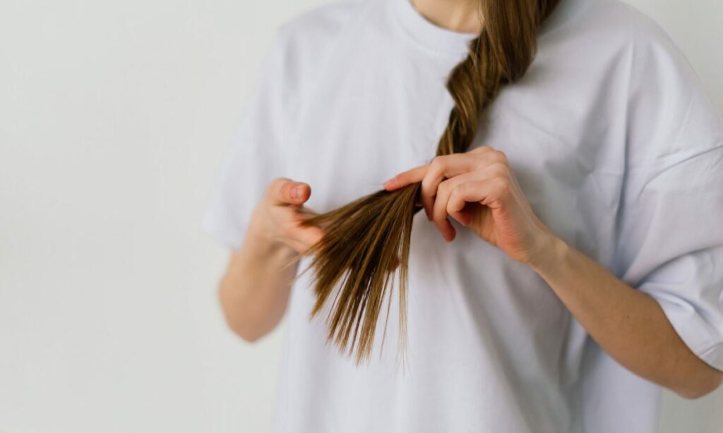 Λάδι καρύδας στα μαλλιά: Δες γιατί πρέπει να το βάλεις στην καθημερινή σου ρουτίνα