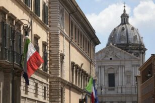 Ιταλία: Τελευταίες προετοιμασίες για την κηδεία του Σίλβιο Μπερλουσκόνι