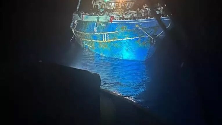 Ναυάγιο στην Πύλο: Ανατροπή από BBC – Το πλοίο ήταν ακινητοποιημένο για ώρες