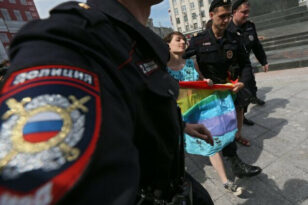 Εμπρός πίσω η Ρωσία: Ψάχνει σεξολόγους για να «γιατρέψουν» την ομοφυλοφιλία