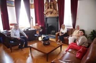 Πάτρα: Συνάντηση Πελετίδη και Σαμούρη με την αντιπρόεδρο του συλλόγου «Άλμα Ζωής» - Τι συζητήθηκε