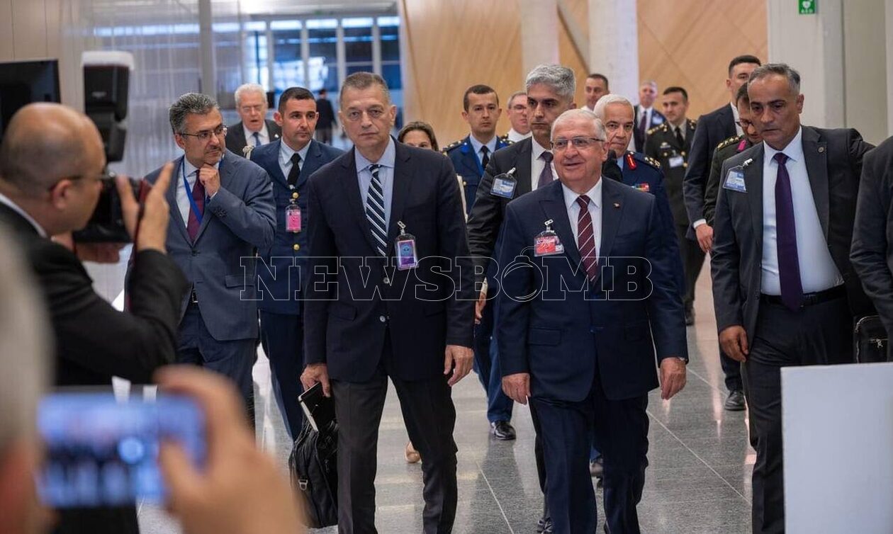 Θερμό το κλίμα στη συνάντηση των υπουργών Άμυνας Ελλάδας και Τουρκίας - ΦΩΤΟ