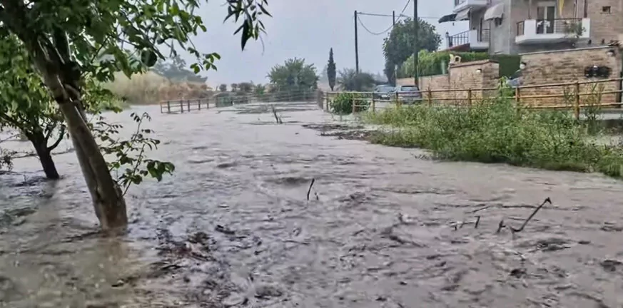 Πλημμύρες,Θεσσαλονίκη,Υπερχείλισε,ρέμα
