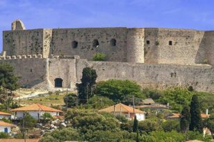 Κυλλήνη: «Πεδίο μάχης» το Κάστρο Χλεμούτσι με φόντο το Φεστιβάλ