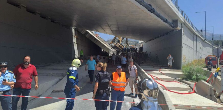 Κώστας Σβόλης: «Παρών» στο σημείο της τραγωδίας με την πτώση της γέφυρας στην Περιμετρική - ΦΩΤΟ