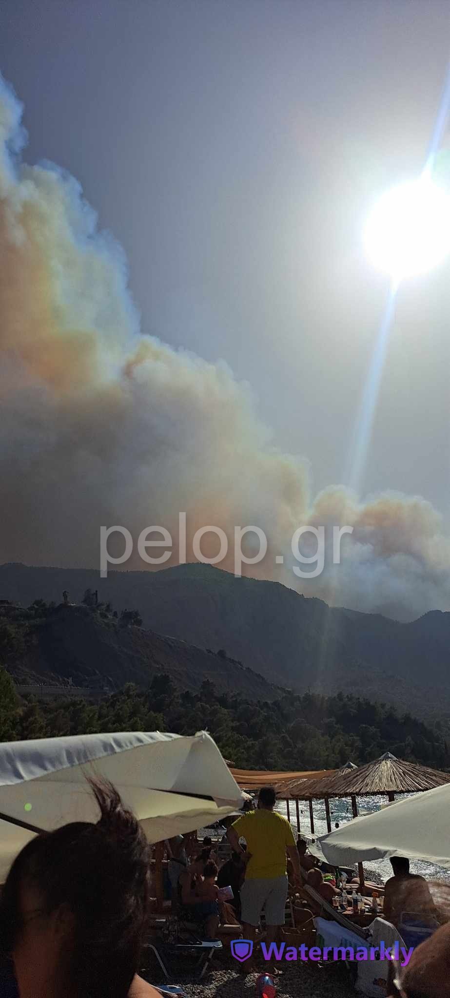 Φωτιά στην Αιγιάλεια: Εκκενώνονται οι οικισμοί Καθολικό και Κάστρο - Συνεχίζουν τη μάχη επίγειες και εναέριες δυνάμεις