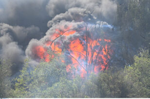 Νέα Αγχίαλος: Νέα ισχυρή έκρηξη - Εντολή ΕΛ.ΑΣ. για άμεση εκκένωση, φόβοι για νέο ωστικό κύμα