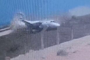 Σομαλία: Συντριβή επιβατικού αεροσκάφους – Επέζησαν οι επιβαίνοντες - Τρομακτικό βίντεο