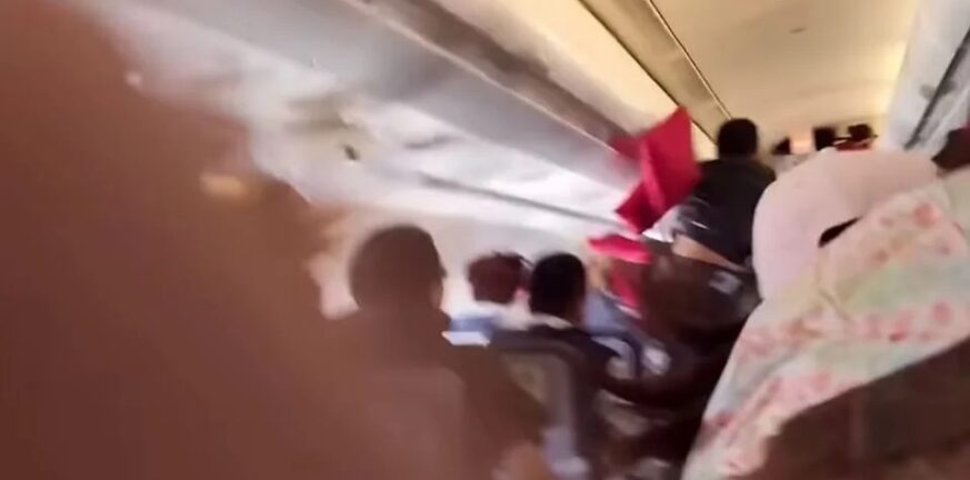Τρόμος σε πτήση από τη Σανγκάη προς το Πεκίνο - Επιβάτες και πλήρωμα «εκτοξεύθηκαν» από τις θέσεις τους - Τι συνέβη ΒΙΝΤΕΟ