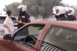 Μέγαρα: «Σαν μάνα μου στο λέω» - Αστυνομικός προσπαθεί να πείσει γυναίκα να φύγει ΒΙΝΤΕΟ
