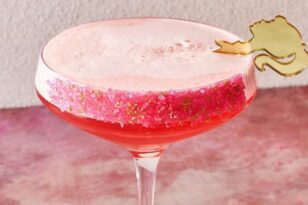 Barbie cocktail: Δες την συνταγή για το πιο δροσιστικό και...ροζ ποτό του καλοκαιριού