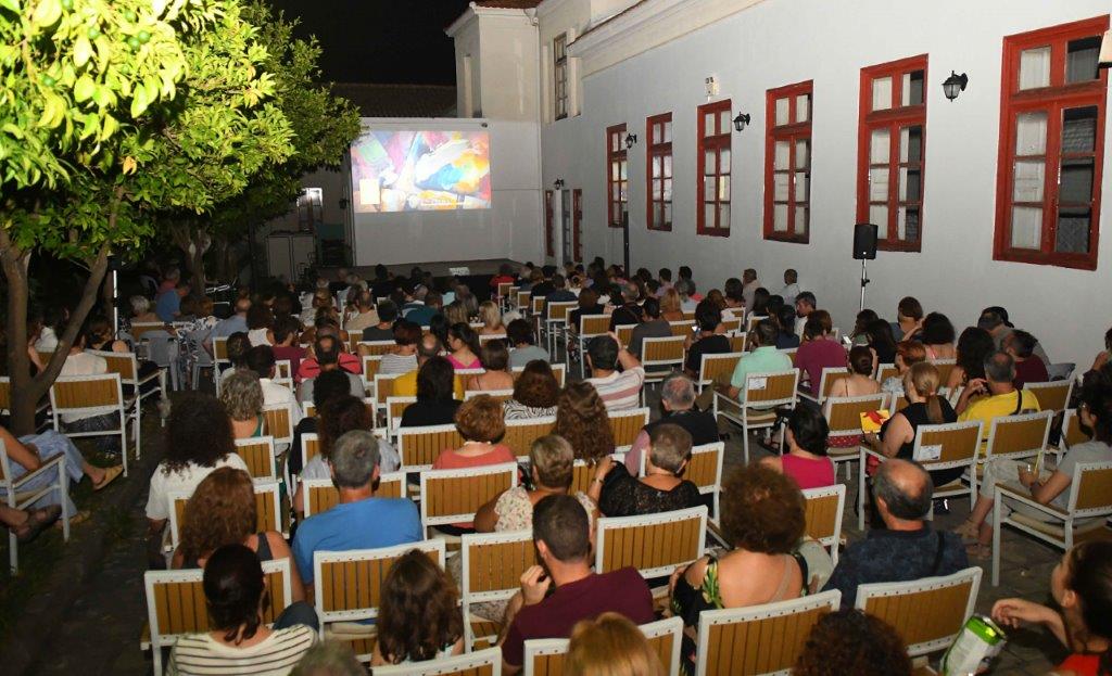 Διεθνές Φεστιβάλ Πάτρας: Στις γειτονιές ταξιδεύει η ενότητα του Δημοτικού Κινητού Κινηματογράφου