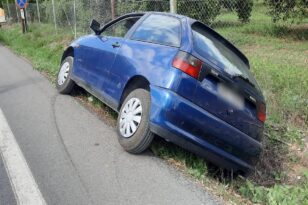 Αυτοκίνητο εξετράπη της πορείας του στη Λακκόπετρα