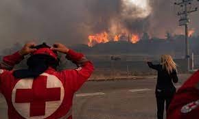 Πυρκαγιές 2023: Στο πλευρό πυροσβεστών και πολιτών στην Δυτική Αττική ο Ελληνικός Ερυθρός Σταυρός