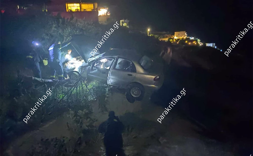 Κρήτη: Δύο εγκλωβισμένοι μετά από πτώση αυτοκινήτου σε γκρεμό - ΦΩΤΟ