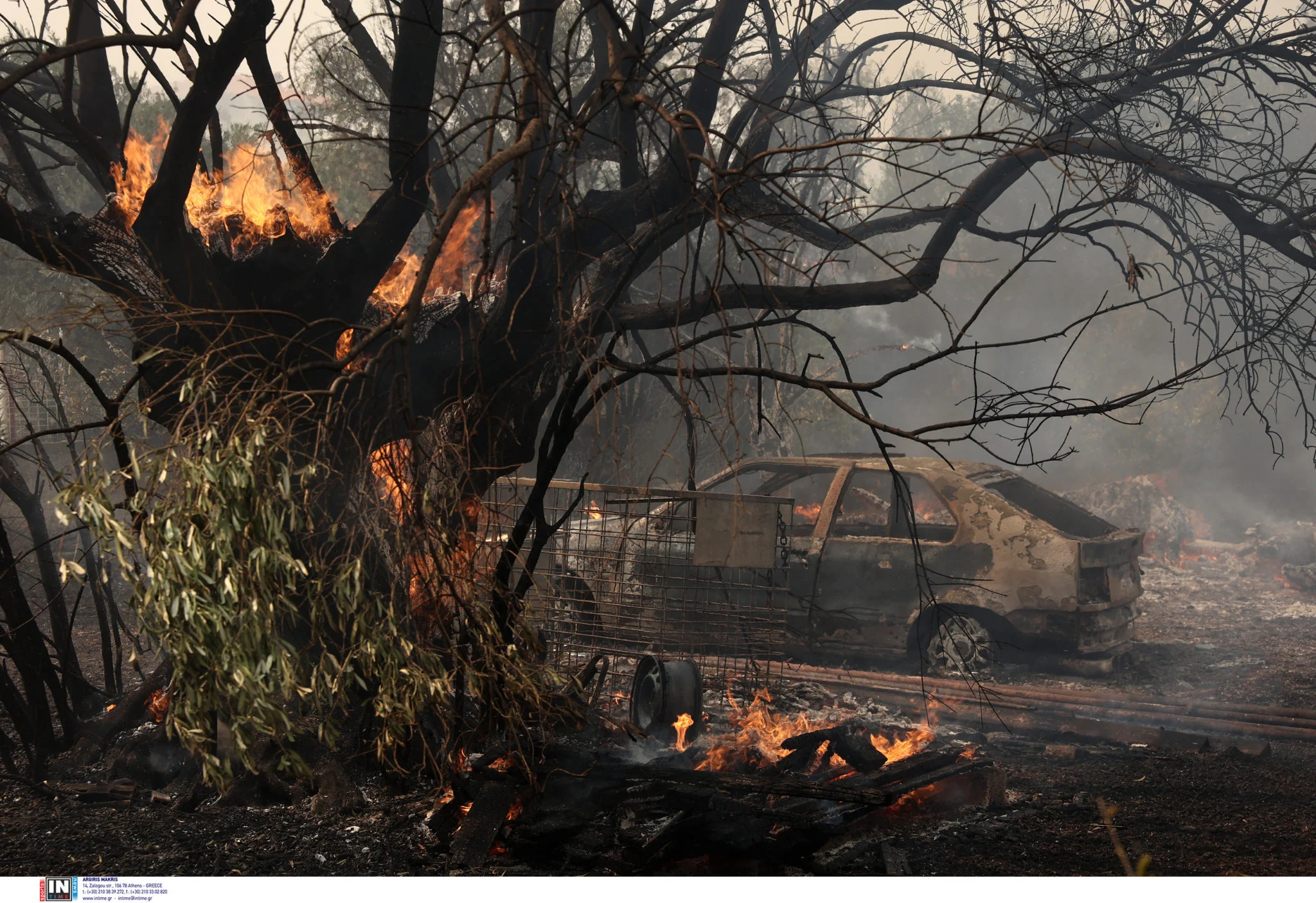 «Μεγάλη» νύχτα η αποψινή σε Μάνδρα, Λουτράκι και Ρόδο: Μαίνονται οι φωτιές, μάχη να σωθούν οικισμοί ΦΩΤΟ - ΒΙΝΤΕΟ