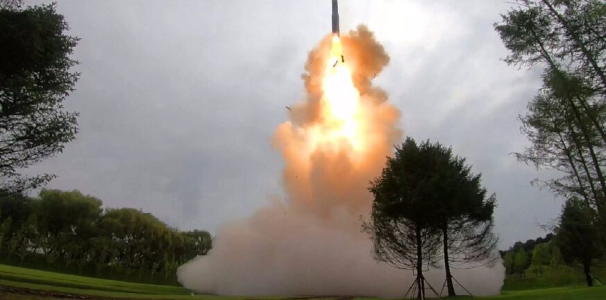 Βόρεια Κορέα: Εκτόξευσε βαλλιστικό πύραυλο προς τη Θάλασσα της Ιαπωνίας