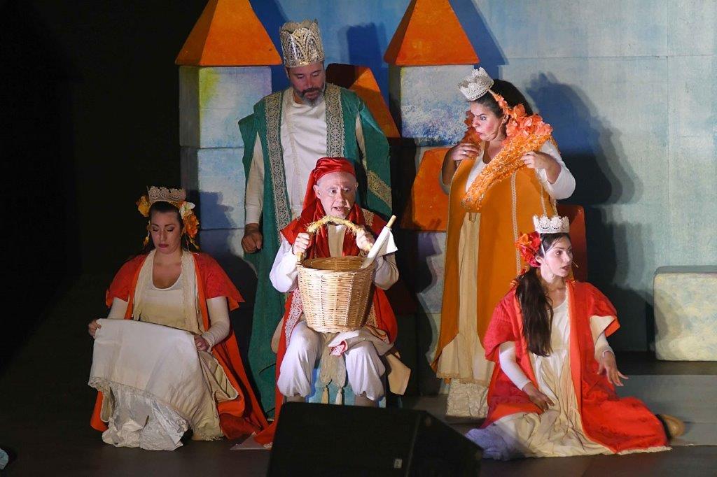 Διεθνές Φεστιβάλ Πάτρας: Το κοινό απόλαυσε «Παραμύθι χωρίς όνομα» στο Δημοτικό Θερινό Θέατρο ΦΩΤΟ