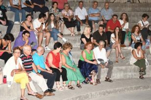 Με επιτυχία η παράσταση «Γιατρός με το Στανιό» στην Κρήνη το Σάββατο 29 Ιουλίου