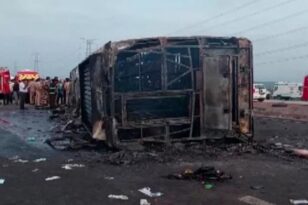 Ινδία: Τουλάχιστον 25 νεκροί και οκτώ τραυματίες από πυρκαγιά σε λεωφορείο - ΒΙΝΤΕΟ