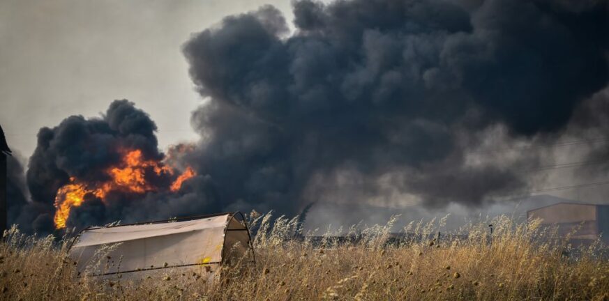 Φωτιές: Τέσσερα τα μέτωπα της φωτιάς στη Μαγνησία - Αναζωπυρώσεις σε Ρόδο και Κάρυστο - Ποια η εικόνα του μετώπου στο Αίγιο ΝΕΟΤΕΡΑ