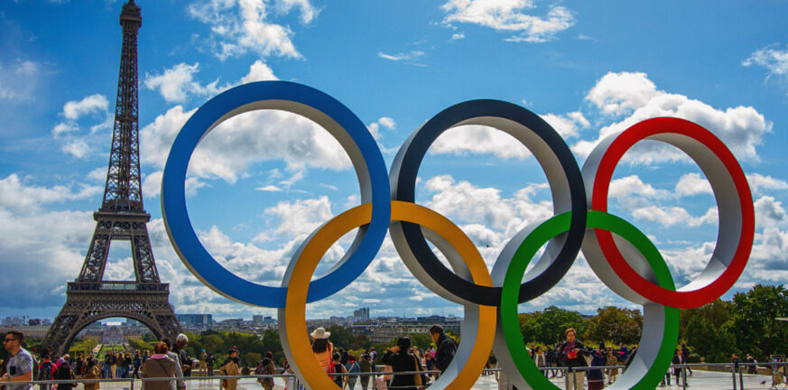 Μακρόν: Πιθανή η μεταφορά της τελετής έναρξης των Ολυμπιακών Αγώνων