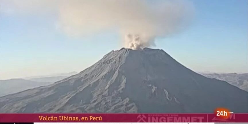 Σε κατάσταση έκτακτης ανάγκης το Περού - Το ενεργό ηφαίστειο Ουμπίνας εκλύει τέφρα ΒΙΝΤΕΟ