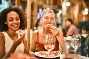 Συνήθειες μετά το φαγητό: 5 πράγματα που πρέπει να αποφύγεις