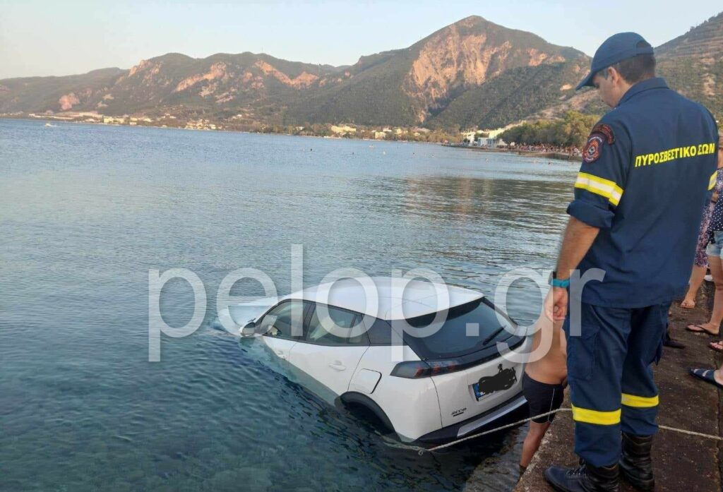 Ψαθόπυργος: Τί συνέβη και αυτοκίνητο κατέληξε στη θάλασσα - ΦΩΤΟ