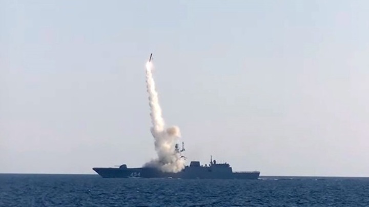 Μαύρη Θάλασσα: Εκτοξεύθηκαν πύραυλοι κατά πλοίου επιφανείας σε «άσκηση» της Ρωσίας