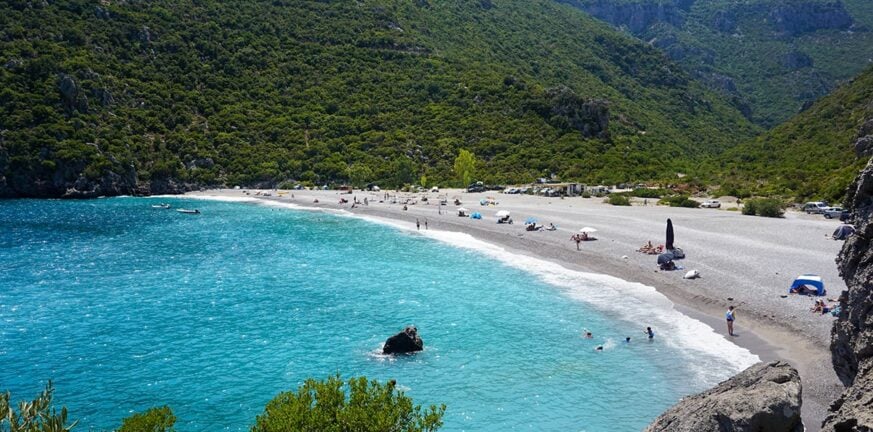 Βλυχάδα: Η παραλία «μυστικός παράδεισος» στην Λακωνία