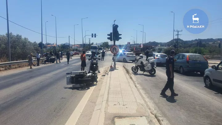 Σοβαρό,τροχαίο,Ρόδο,Τρεις,τραυματίες,Ανάμεσά