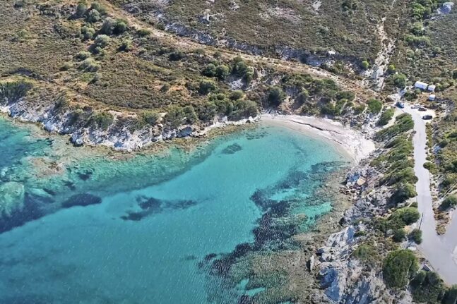 Λιανή Άμμος Εύβοιας: H φυσική «πισίνα» του Αιγαίου, μόλις 2 ώρες από την Αθήνα