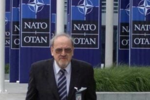 Ποιος είναι ο Πατρινός που βρίσκεται στη Σύνοδο του ΝΑΤΟ;