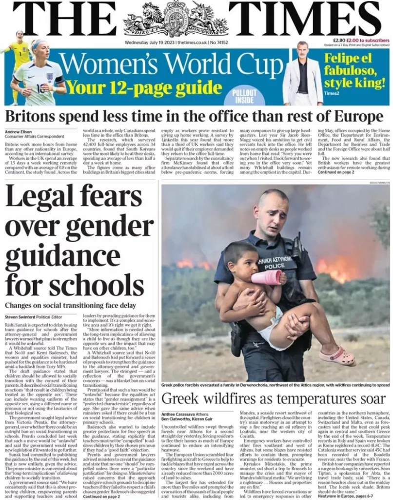 Φωτιά - Δερβενοχώρια: Πρωτοσέλιδο στις Βρετανικές εφημερίδες ο Αστυνομικός με το παιδί αγκαλιά - ΦΩΤΟ