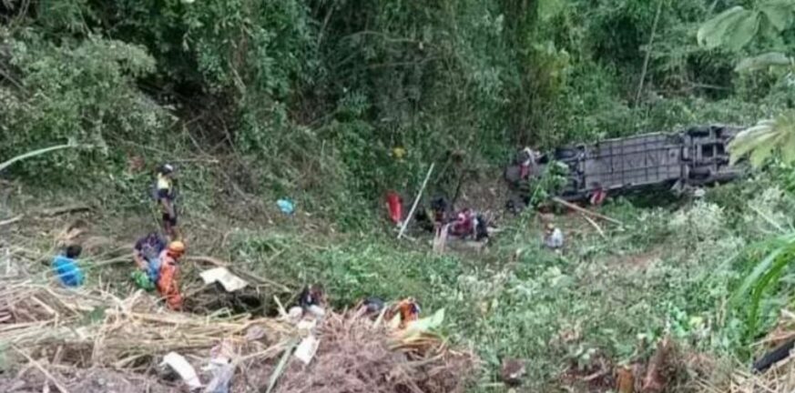 Φονικό τροχαίο στην Κολομβία: Λεωφορείο έπεσε στη χαράδρα