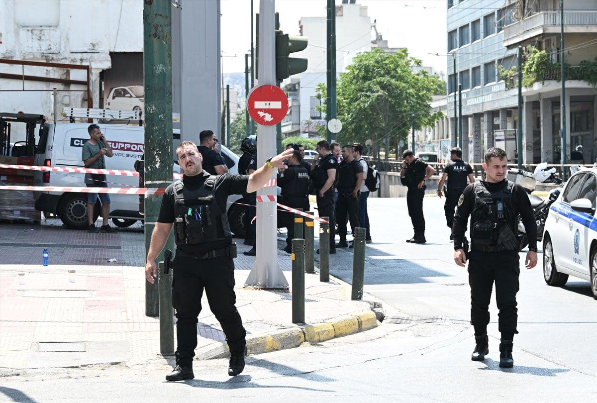 Το χρονικό της αιματηρής καταδίωξης με πυροβολισμούς στον Κολωνό: Ο δράστης λήστεψε τράπεζα νωρίτερα, λέει η ΕΛΑΣ