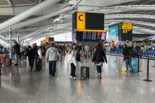 Βρετανία: Επιδιόρθωση του τεχνικού προβλήματος - Παραμένει η αναστάτωση, σταδιακή η αποκατάσταση των πτήσεων