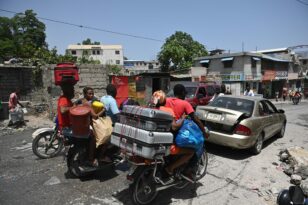 Αϊτή: Χιλιάδες άνθρωποι εγκαταλείπουν τα σπίτια τους για να γλιτώσουν από την βίαιη συμμορία