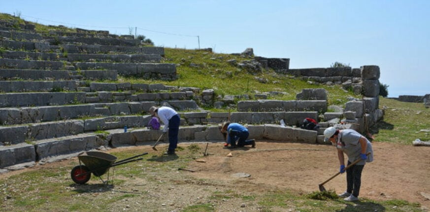 Ολοκληρώθηκαν οι εργασίες στο αρχαίο θέατρο Πλευρώνας: Εγκαινιάζεται η αποκατάσταση